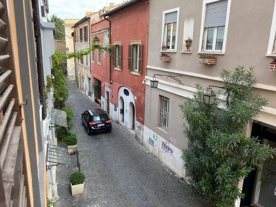 Studio Flat - Piazza San Cosimato By Yourhost * Rom