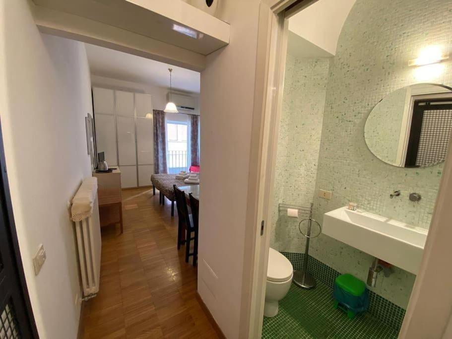 Flat - Piazza San Cosimato By Yourhost Lägenhet