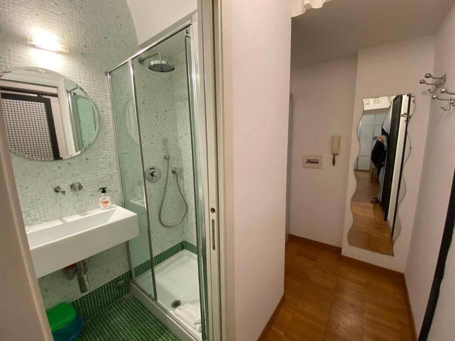 Lägenhet Flat - Piazza San Cosimato By Yourhost Rom